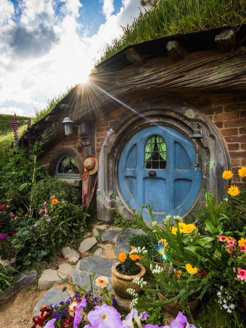 Hobbiton™ Movie Set 1