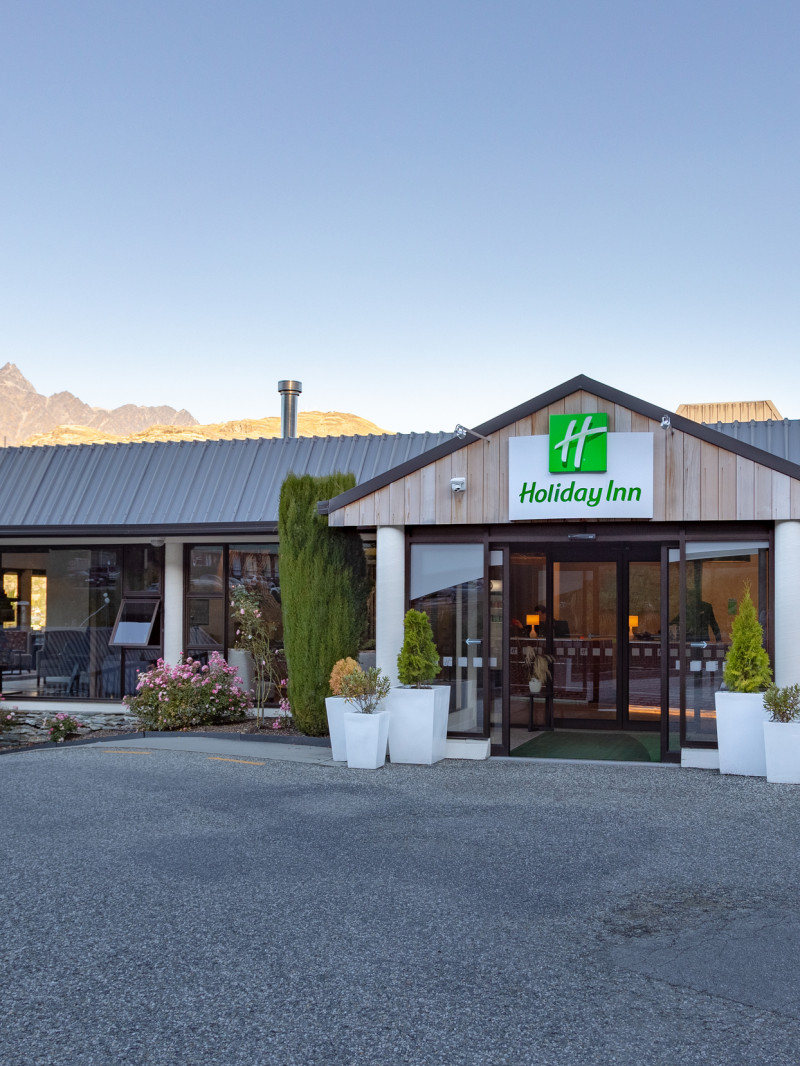 Holiday Inn Queenstown Frankton Road 1