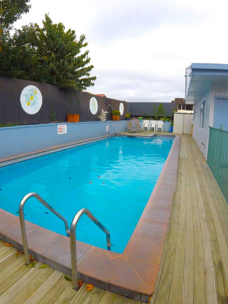 Kowhai & Colonial Motel 2