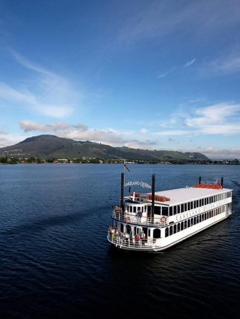 Lakeland Queen Cruises  6