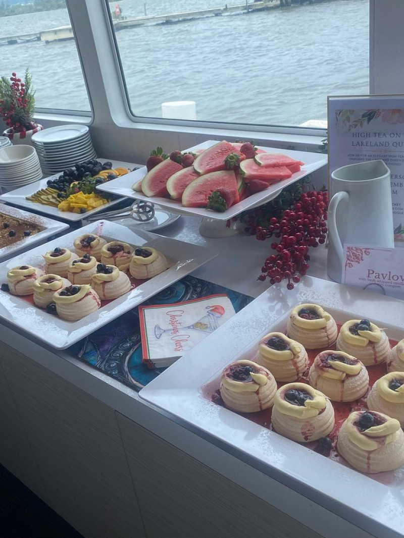 Lakeland Queen Cruises  2