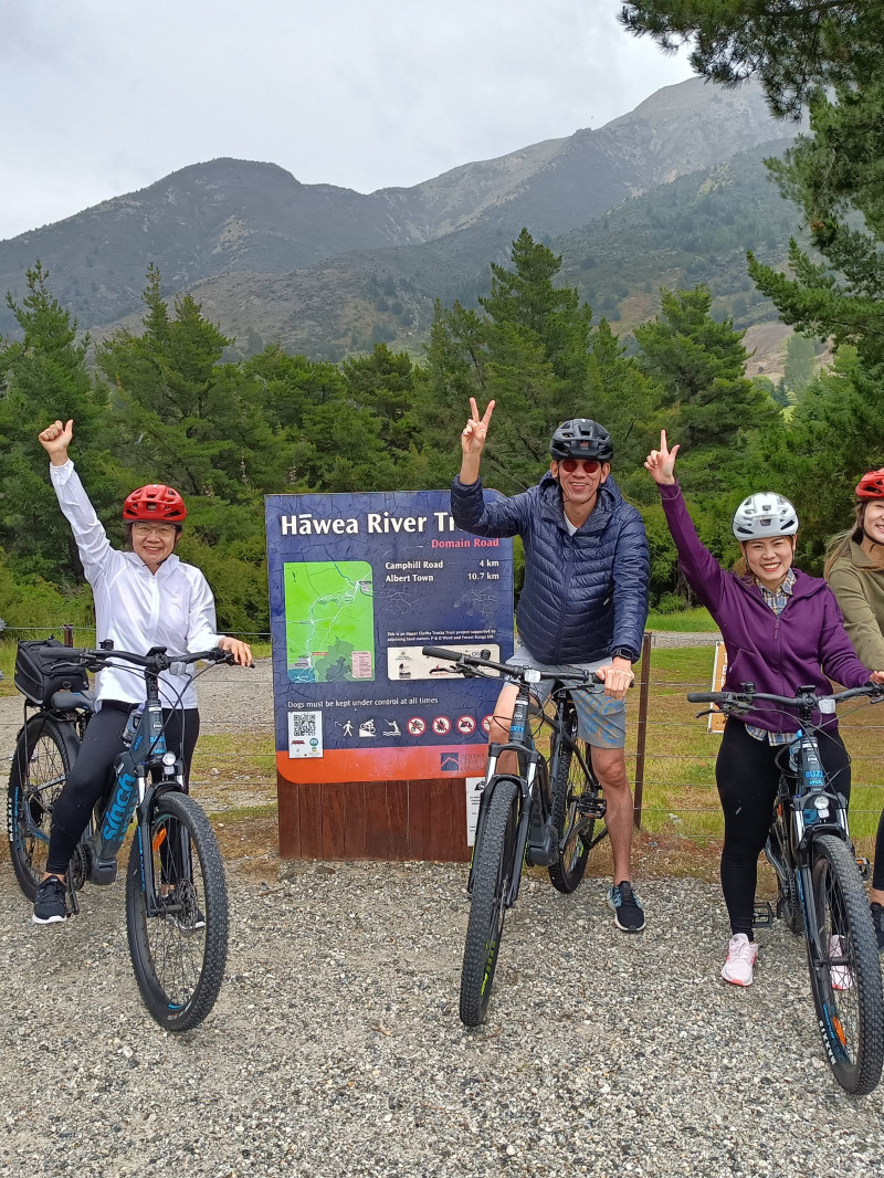 Bike the Wanaka and Hawea Trails - E-bike/Standard Bike Hire and Shuttle Included 4